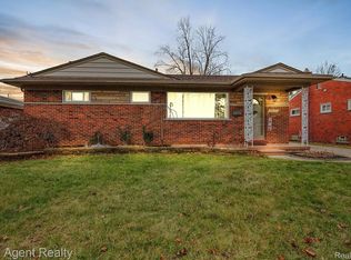 20833 Whitlock Dr, Dearborn Heights, MI 48127