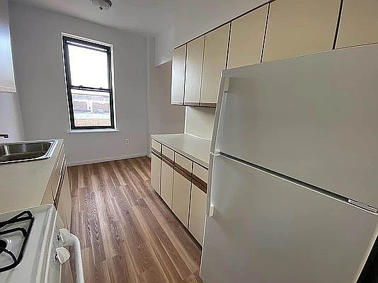 4th image of 108-25 72nd Ave #2Z