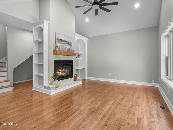 3rd image of 1703 Lively Rd
