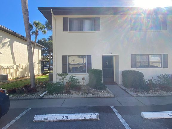 2nd image of 301 Airport Ave E