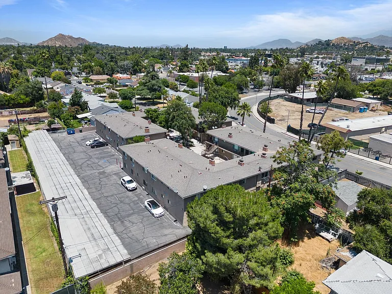 School Circle Apartments - Riverside, CA — Photo 88