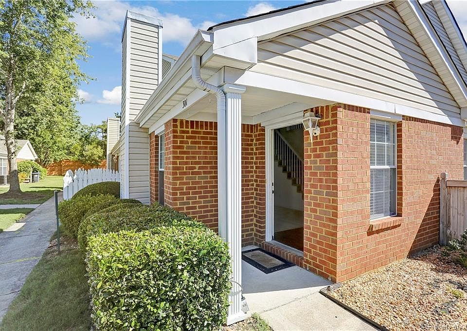 1st image of 301 Westgate Cir #301