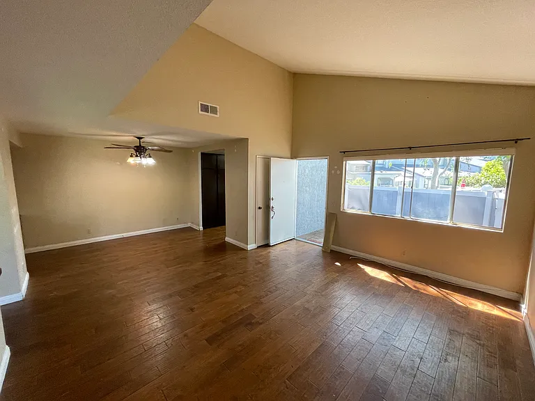 900 W Sierra Madre Ave #33 — Photo 6