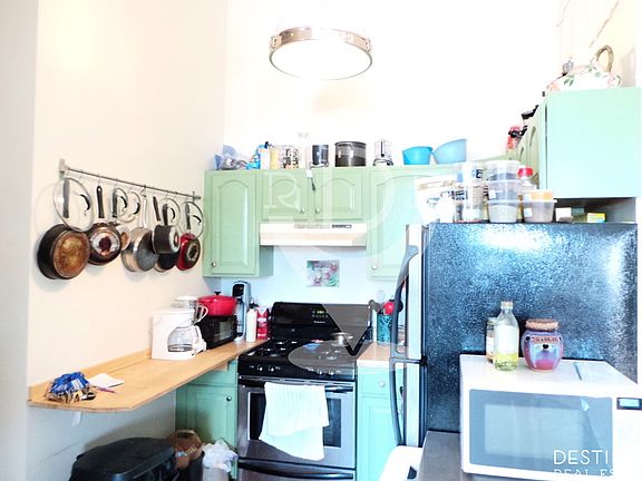 3rd image of 557 6th Ave #5