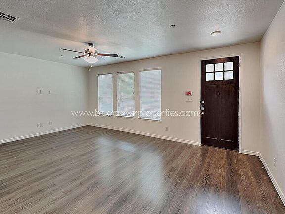 2nd image of 2431 Klamath Dr