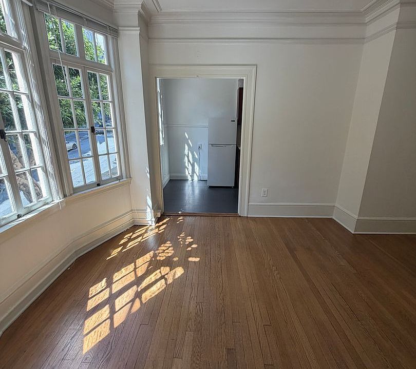 Building Photo 5