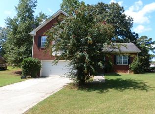 1095 Echo Valley Ct, Loganville, GA 30052