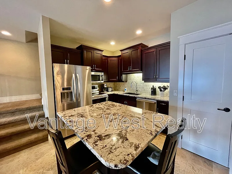 2 bed, 2.0 bath, 1400 sqft, $2,700 — Photo 1