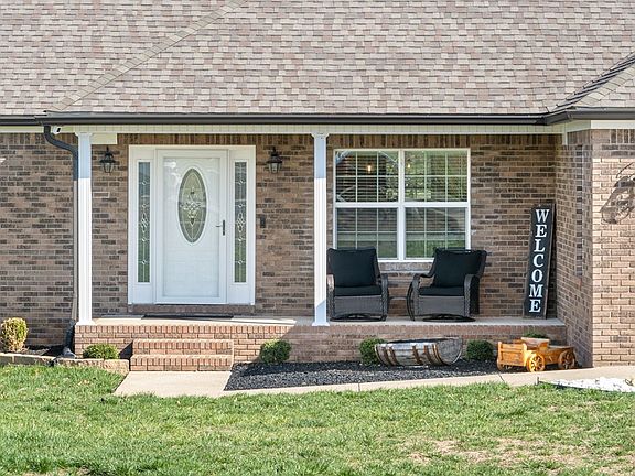 5th image of 1822 Valley View Dr