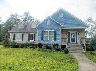 391 Gayle Ln, Mathews, VA 23109