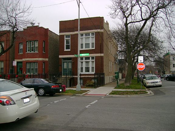 2nd image of 1401 N Oakley Blvd