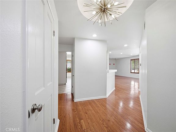 2nd image of 1315 Roxbury Dr APT 204