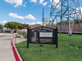 17490 Meandering Way APT 202, Dallas, TX 75252