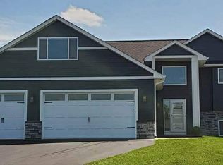 8686 Cole Ct, Inver Grove Heights, MN 55076