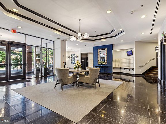 4th image of 1001 N Randolph St APT 322