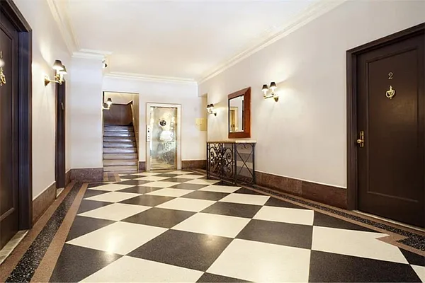 Sold by R New York | media 13