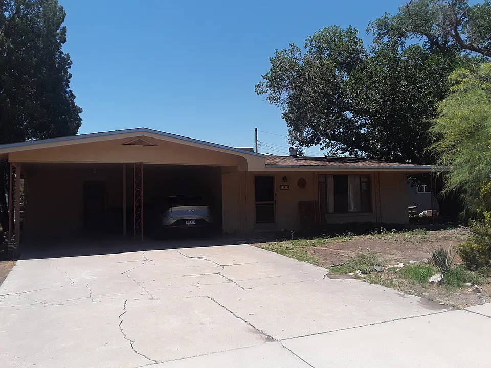 540 College Pl