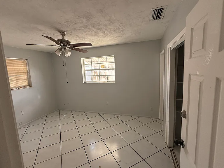 8350 NW 26th Pl — Photo 5