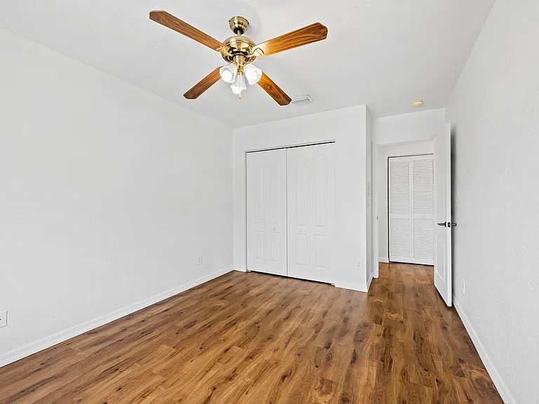 19389 SW 64th St — Photo 30
