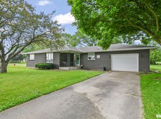 523 N Laurel Ln, Mason City, IL 62664