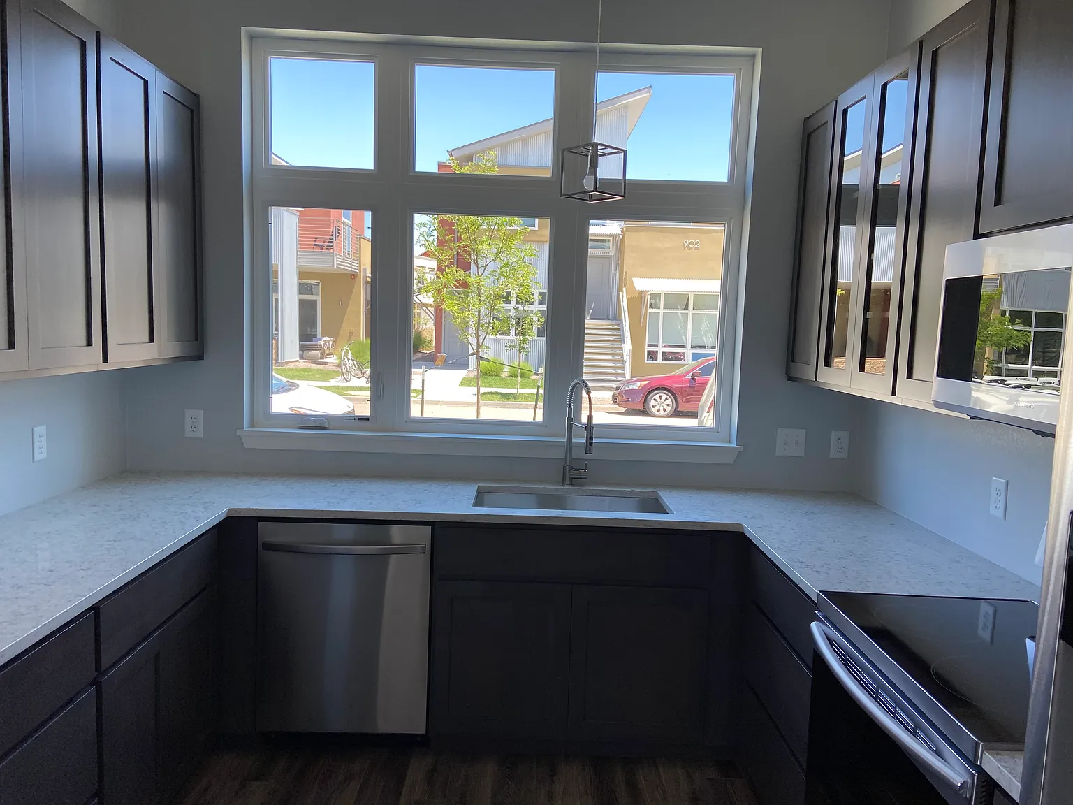 1 bed, 850 sqft, $1,700 — Photo 3