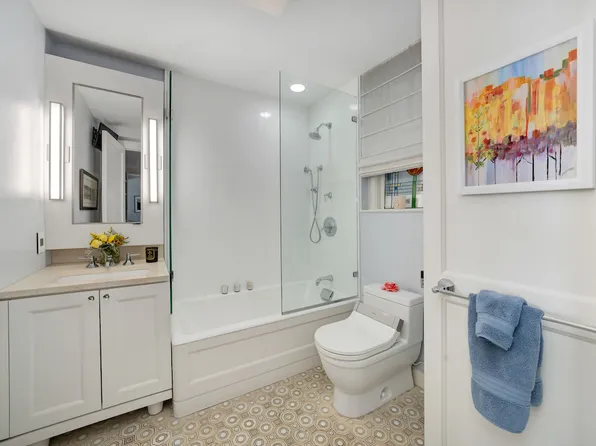 330 West 72nd Street image 10 of 13