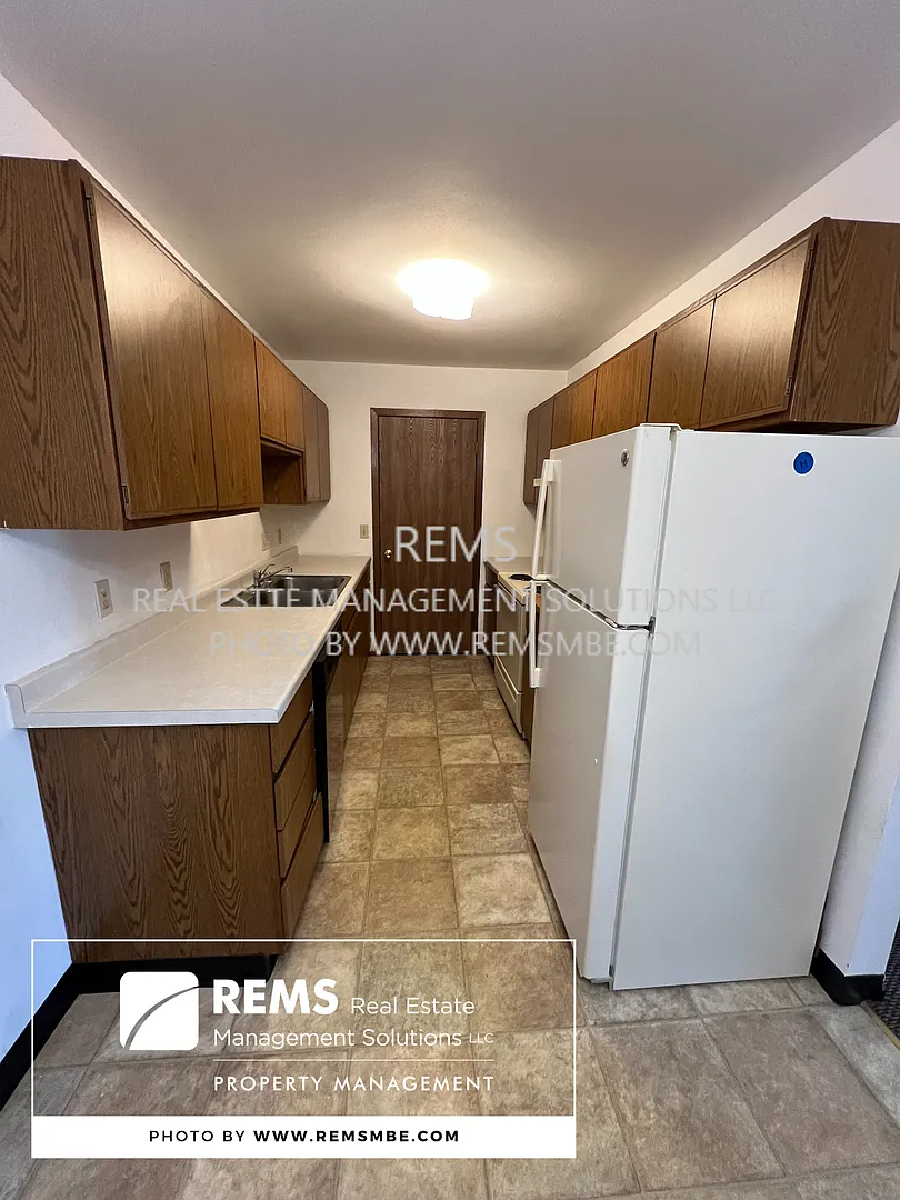 564 East Slifer Street — Photo 1