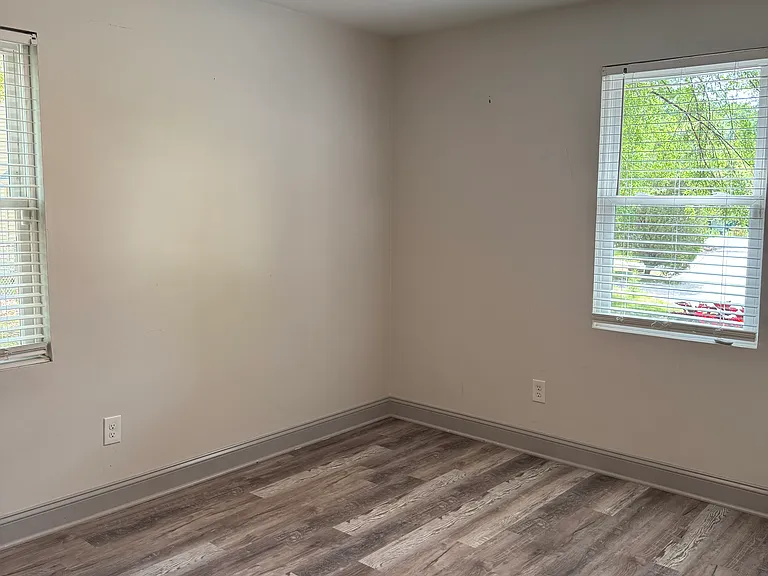 4701 Lucinda Ln — Photo 10