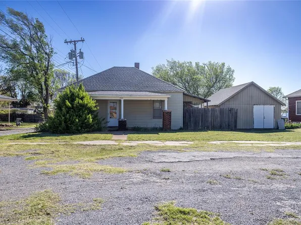 404 N State St, Weatherford, OK 73096