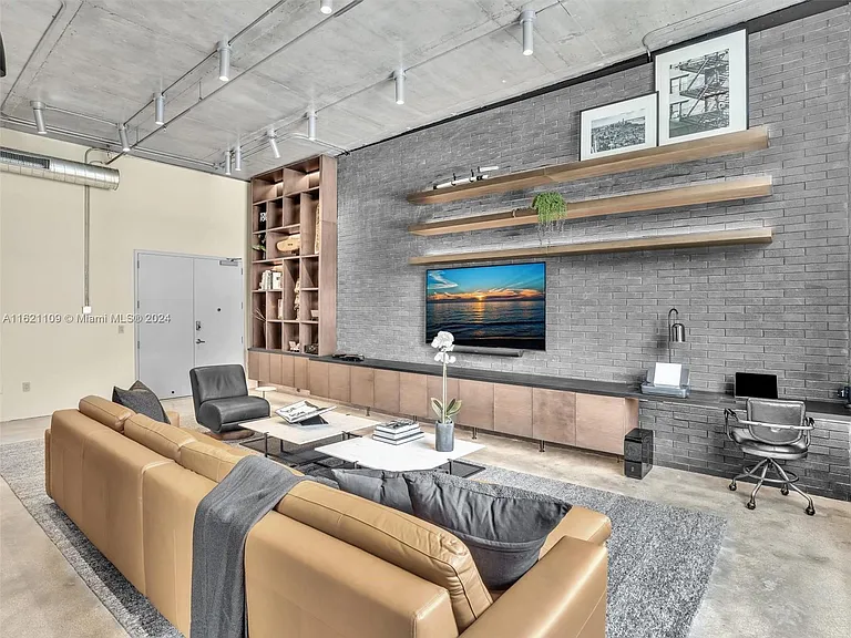 250 NW 23rd St #410 — Photo 16