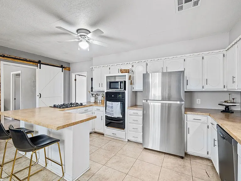 400 N Choctaw Ave — Photo 5