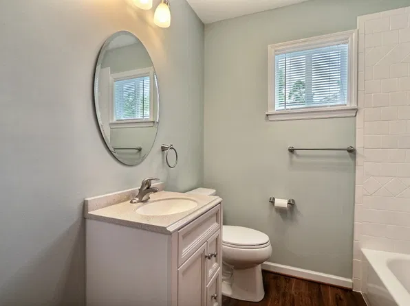 2240 Daffin Dr, Savannah, GA 31404
