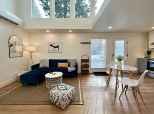 1832 SW Forest Ridge Ave #1, Bend, OR 97702