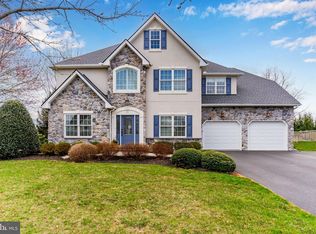 211 Shirley Ln, Boiling Springs, PA 17007