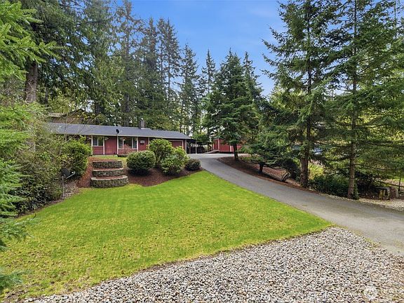 2nd image of 461 NE Matthew Drive
