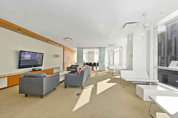 Rented by Nest Seekers International | media 27