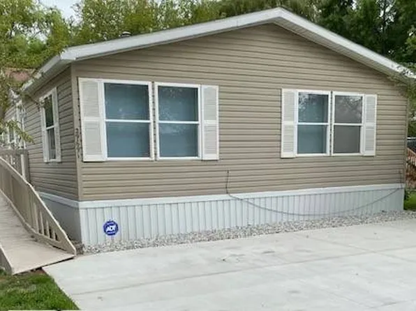 29691 Georgetown Dr, New Baltimore, MI 48051