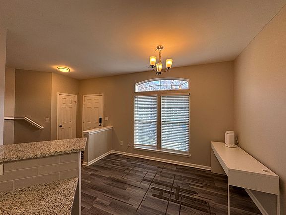 4th image of 4001B Waterside Ln