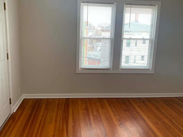 170 Grove St #3 — Photo 5