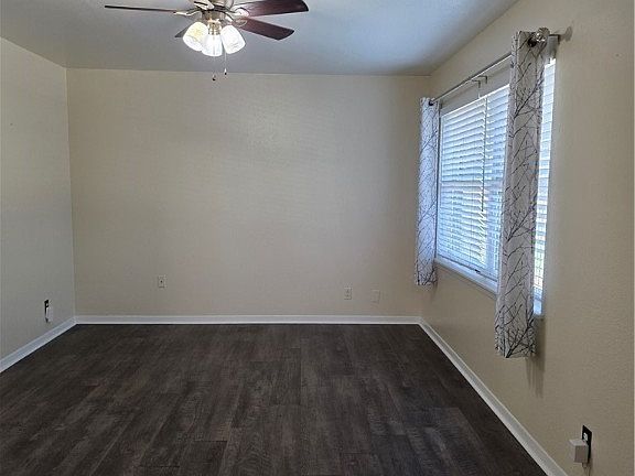 4th image of 1408 Estes Dr