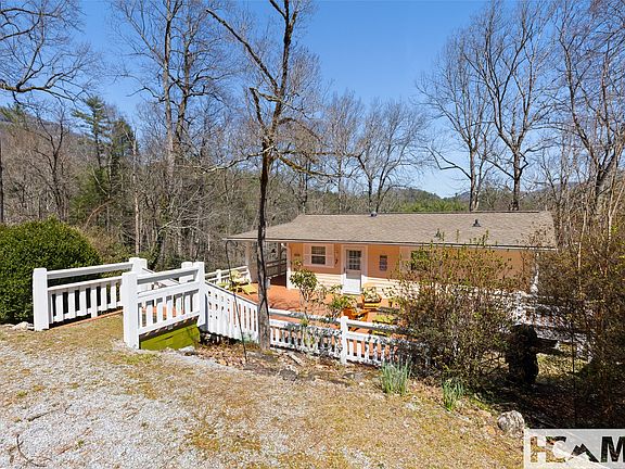 3rd image of 4411 Whiteside Cove Road