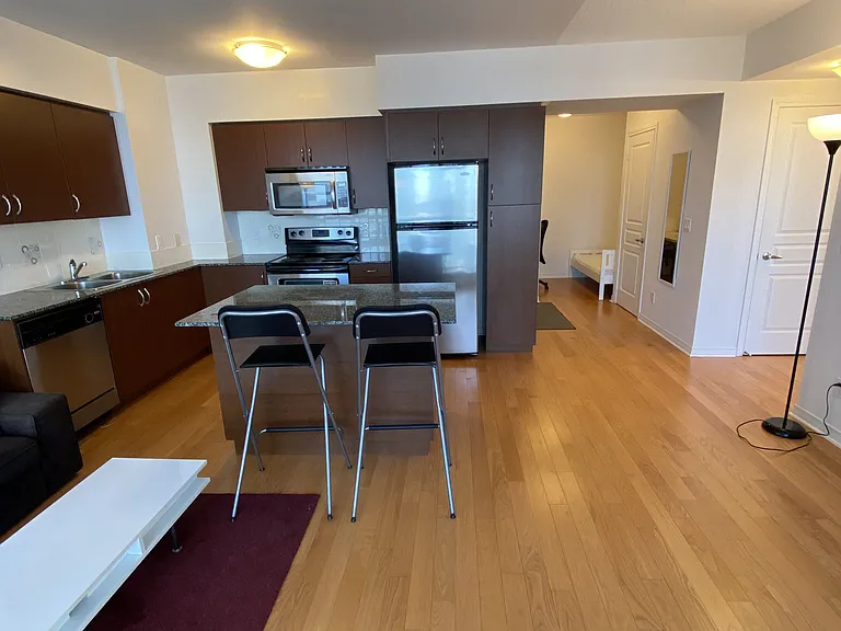 2240 Lake Shore Blvd W #1105 — Photo 6
