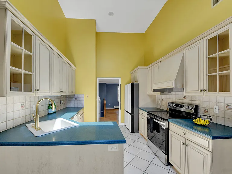 197 Marietta Ave — Photo 2