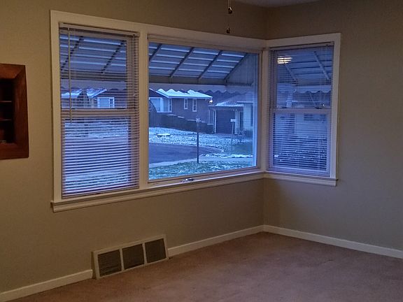 Spacious living room