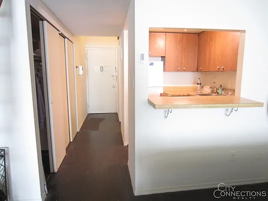 Rented by City Connections Realty | media 11