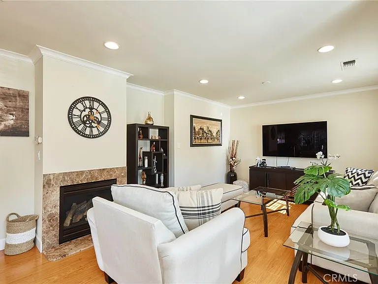 17827 Burbank Blvd — Photo 6