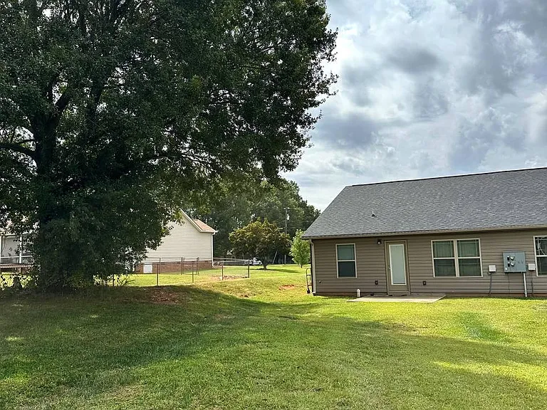 3061 Old Furnace Rd #A — Photo 17