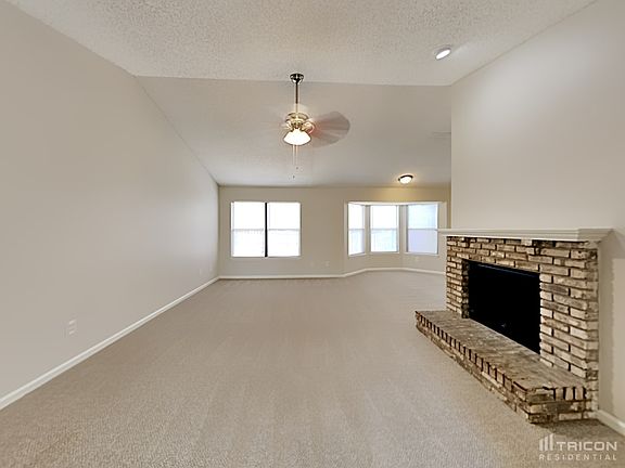 2nd image of 1487 E Rose Hill Dr