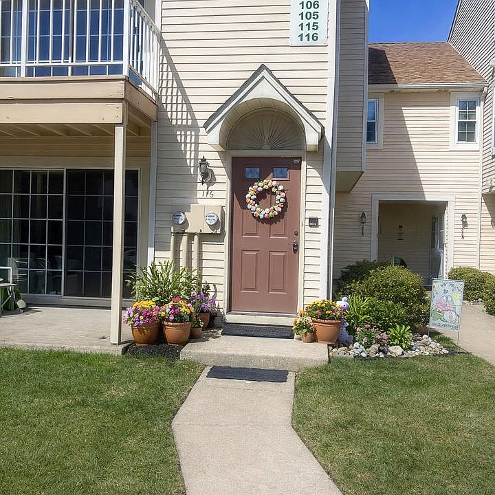 1st image of 116 Thornwood Dr