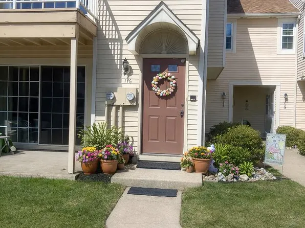 116 Thornwood Dr, Mount Laurel, NJ 08054